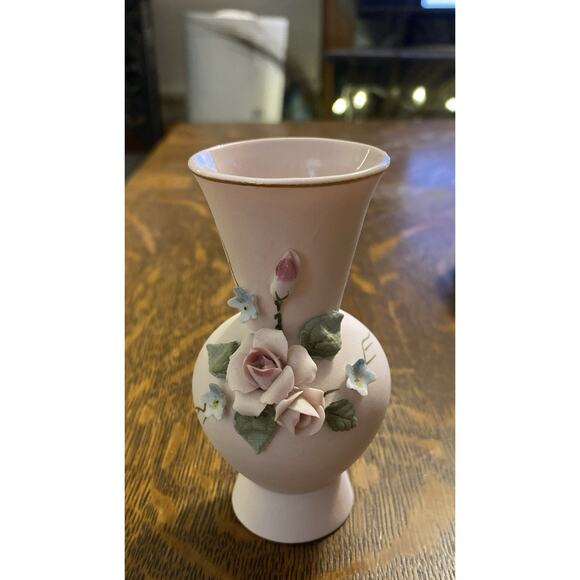 Lefton China 1847P Small 3 Dimensional Pink Floral Vase - Picture 1 of 8